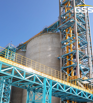 三托輥皮帶輸送機的結構相對簡單，維護保養(yǎng)相對容易，成本較低